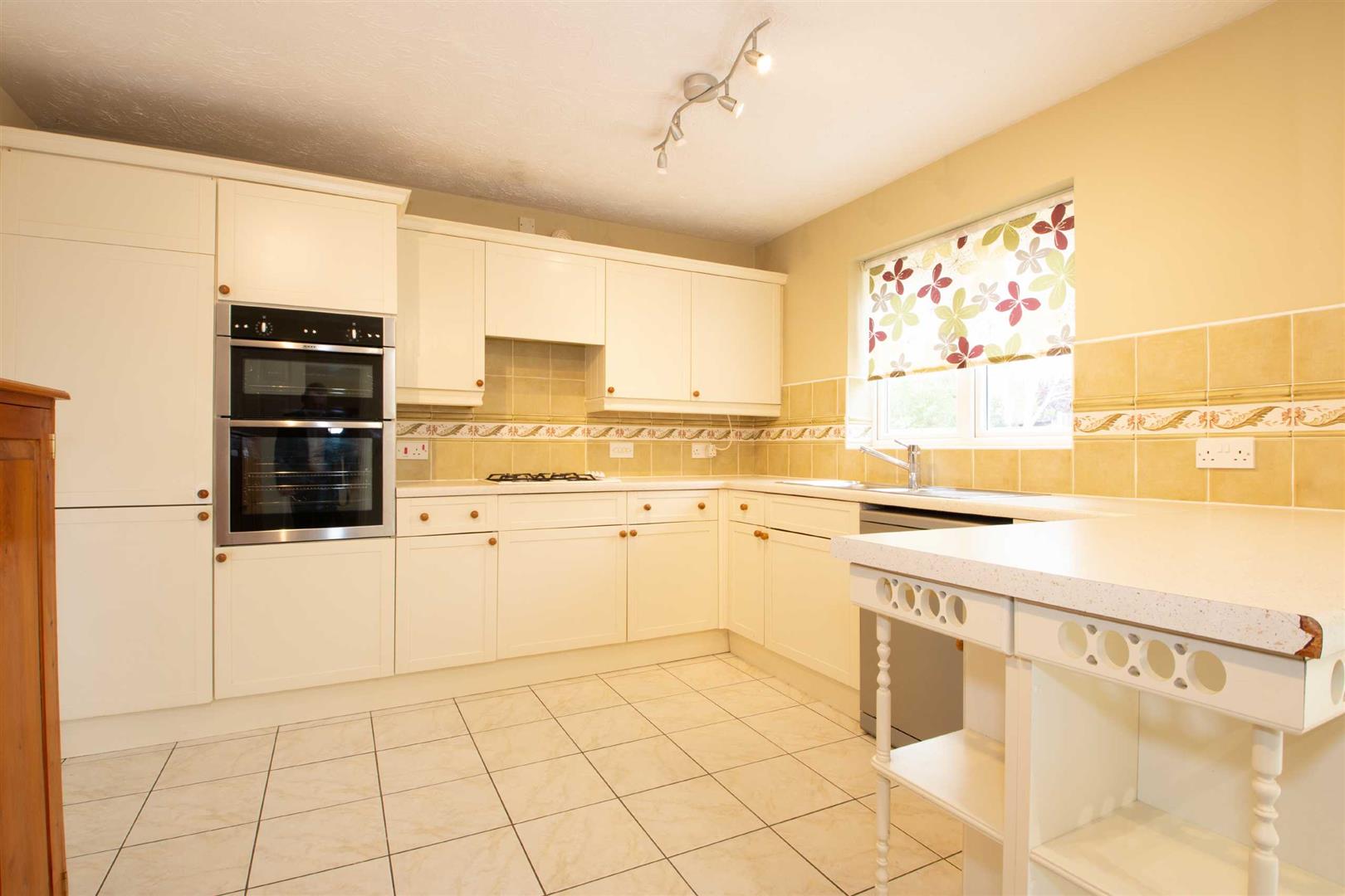 4 bed property in Carisbrooke Way, Milton Keynes